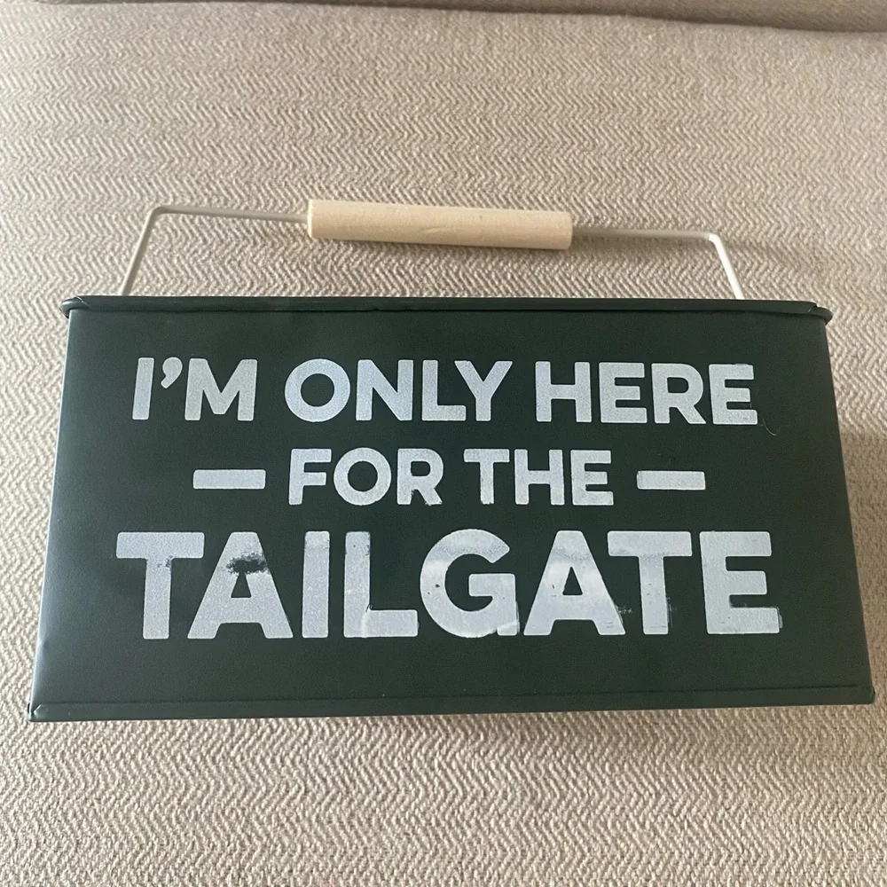 Metal Tailgate Caddy